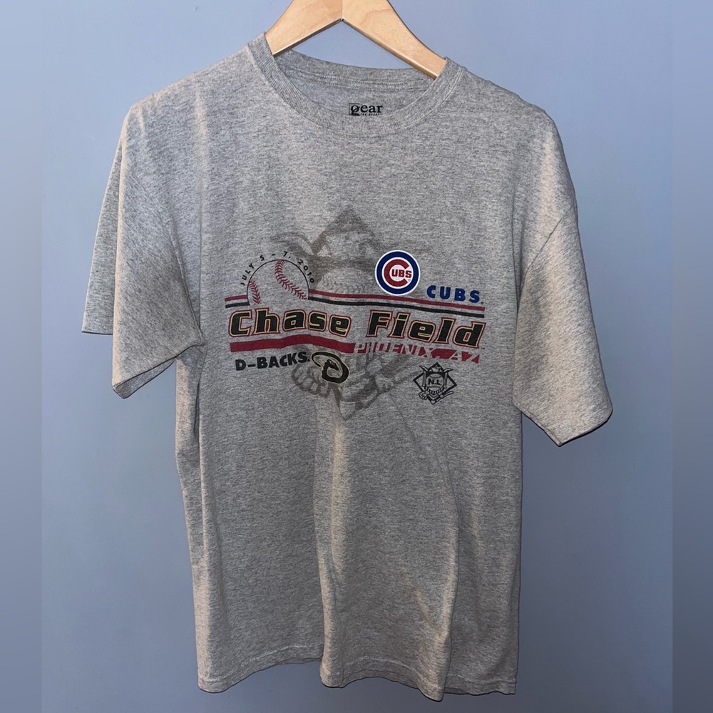 Gray 2010 Chicago Cubs and Arizona Diamondbacks‎ Chase Field shirt